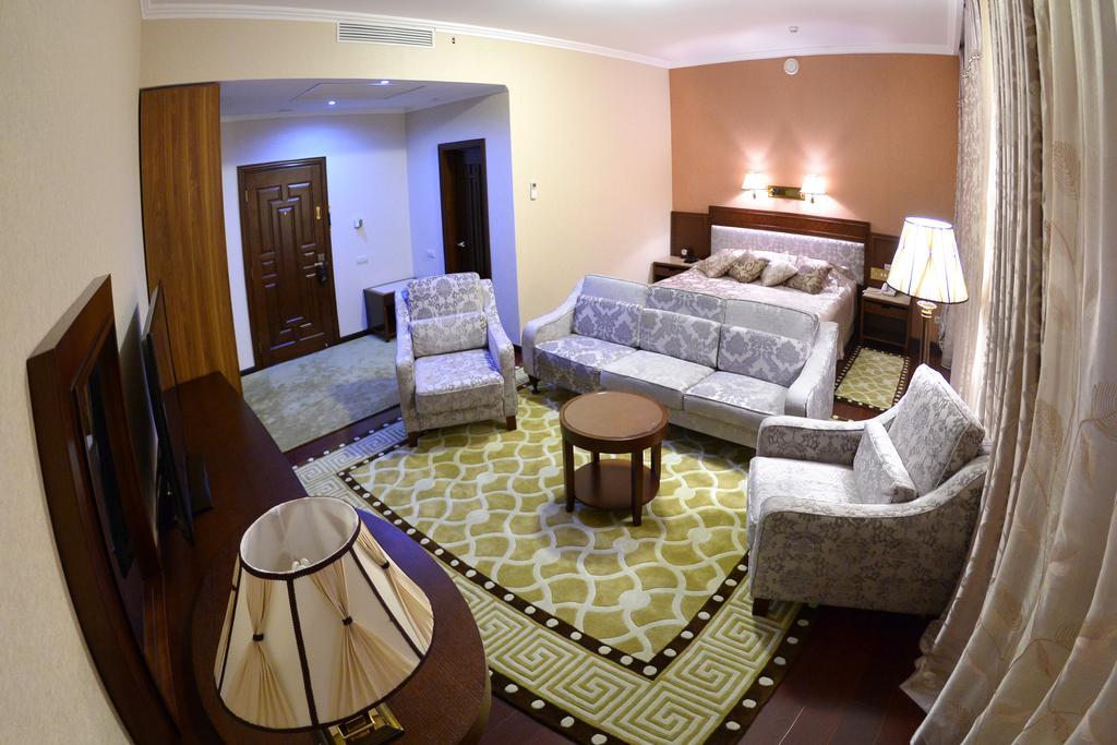 Allureinn Hotel And Spa Czerniowce Zewnętrze zdjęcie