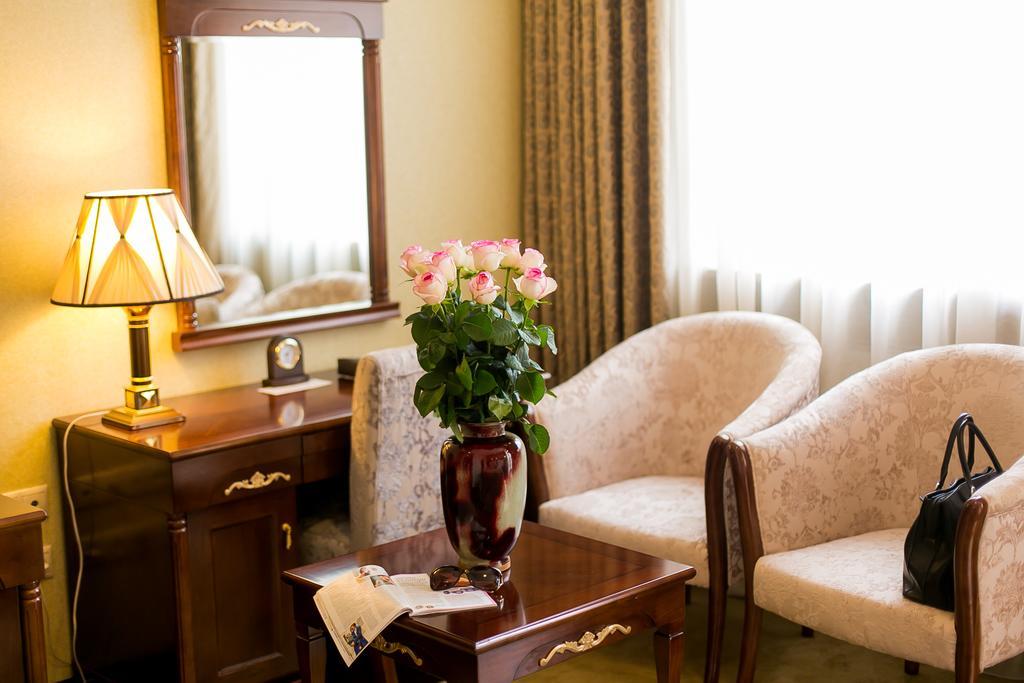 Allureinn Hotel And Spa Czerniowce Zewnętrze zdjęcie