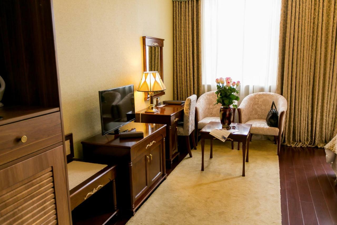 Allureinn Hotel And Spa Czerniowce Zewnętrze zdjęcie