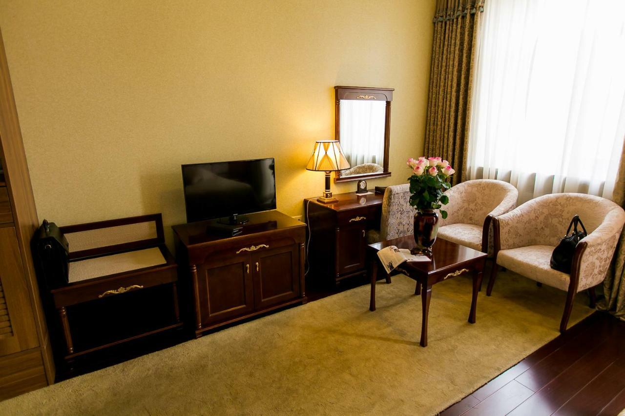 Allureinn Hotel And Spa Czerniowce Zewnętrze zdjęcie