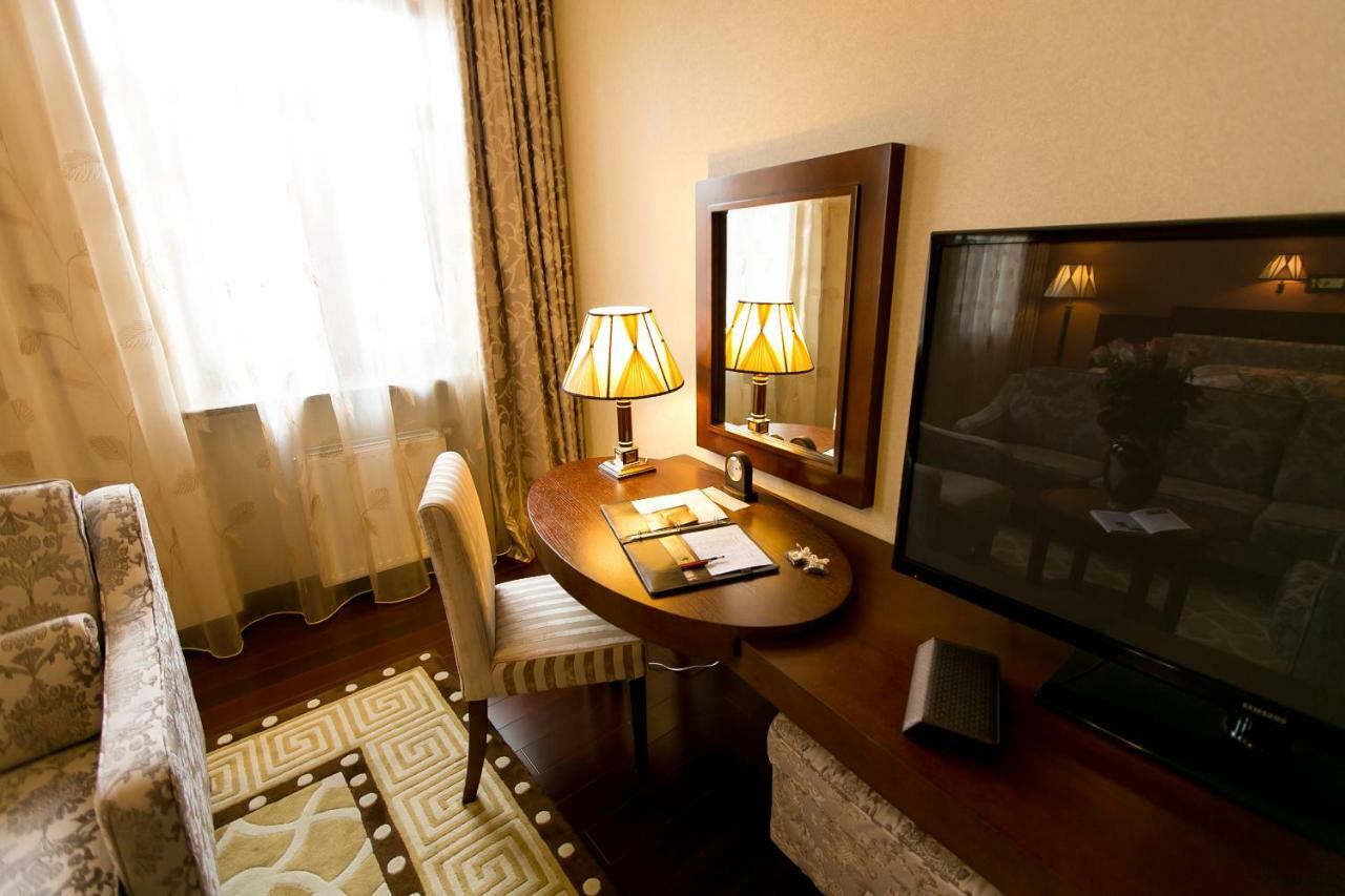Allureinn Hotel And Spa Czerniowce Zewnętrze zdjęcie