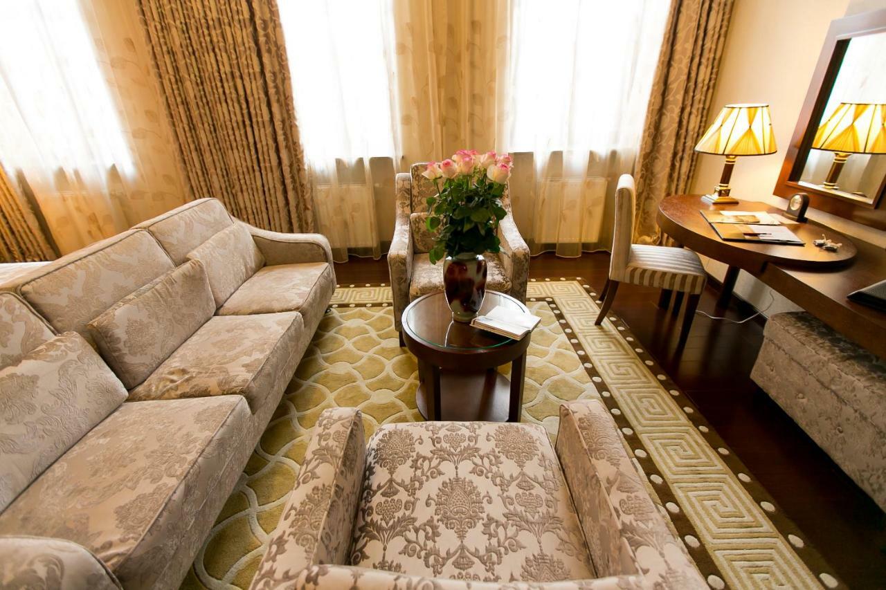 Allureinn Hotel And Spa Czerniowce Zewnętrze zdjęcie