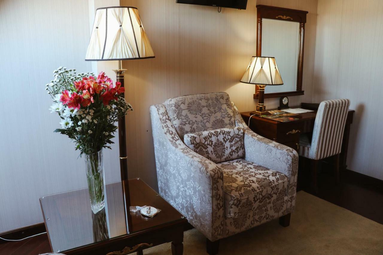 Allureinn Hotel And Spa Czerniowce Zewnętrze zdjęcie